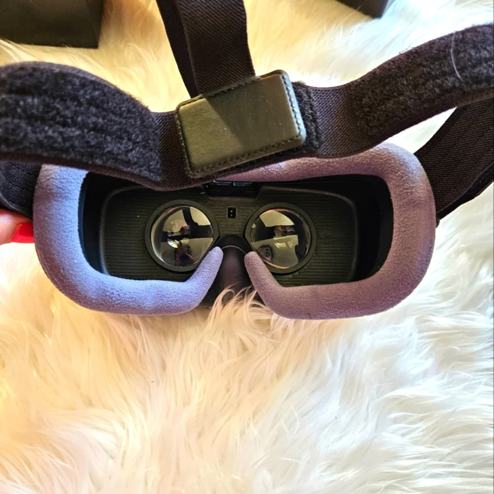 Samsung - Gear VR With Controller - Oculus 2017